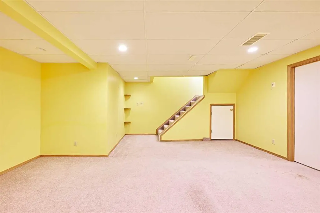 16 Shawmeadows Crescent SW