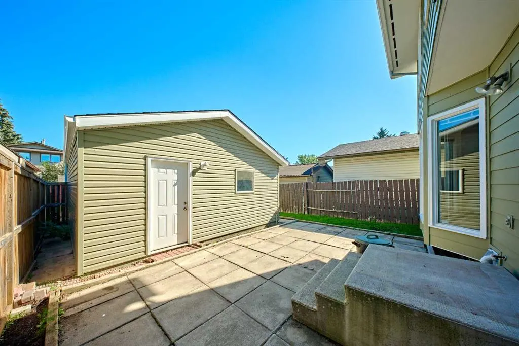 16 Shawmeadows Crescent SW