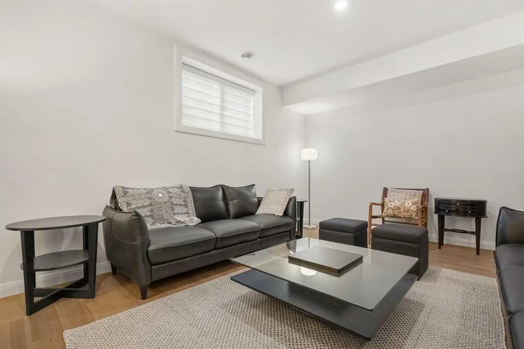 218 Mitchell Heath NW