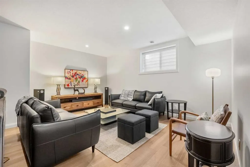 218 Mitchell Heath NW