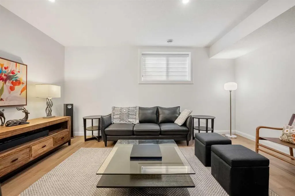 218 Mitchell Heath NW