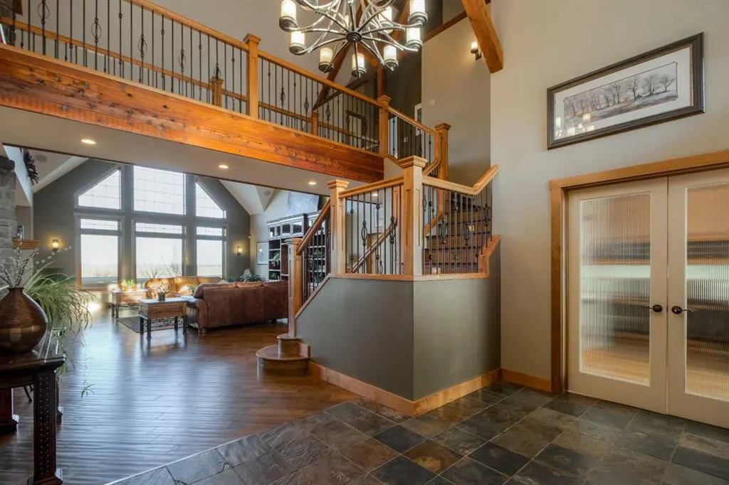 210 Sandstone Place S