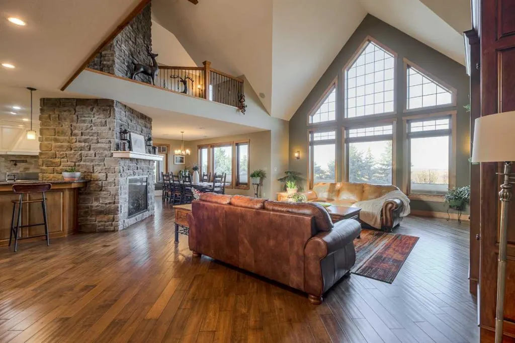 210 Sandstone Place S