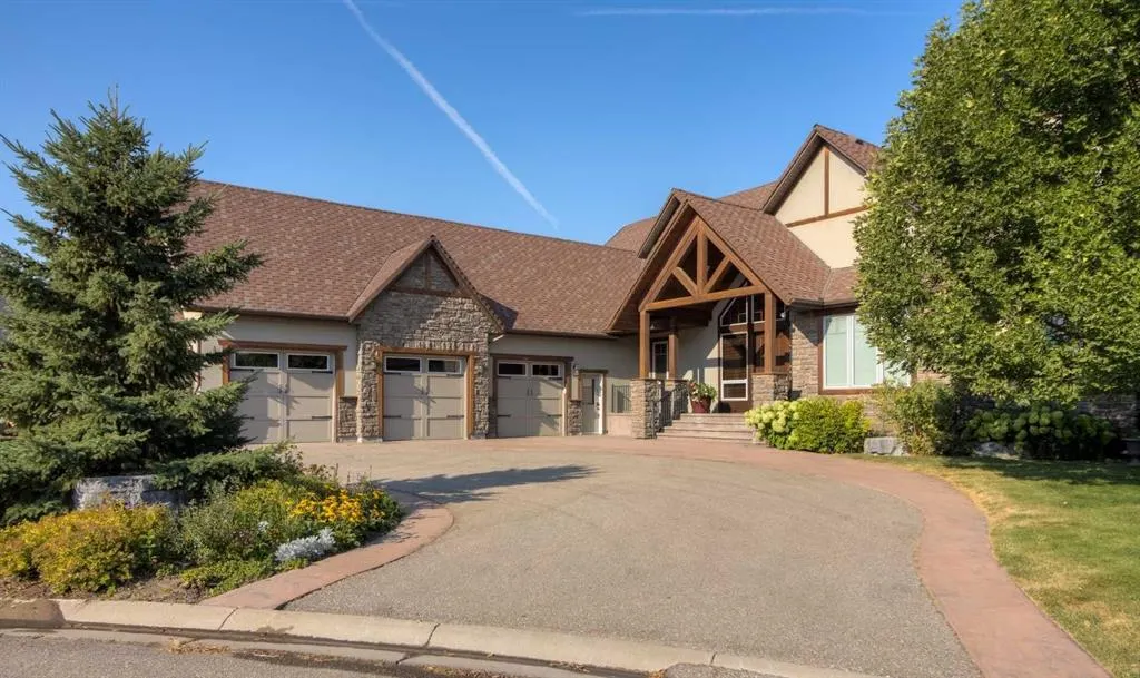 210 Sandstone Place S