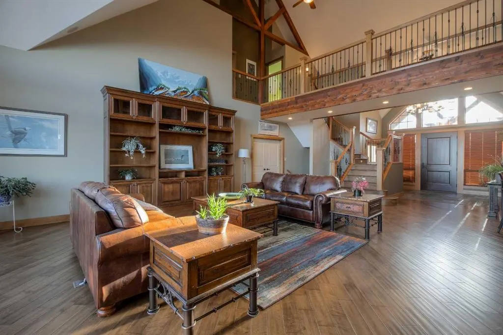 210 Sandstone Place S