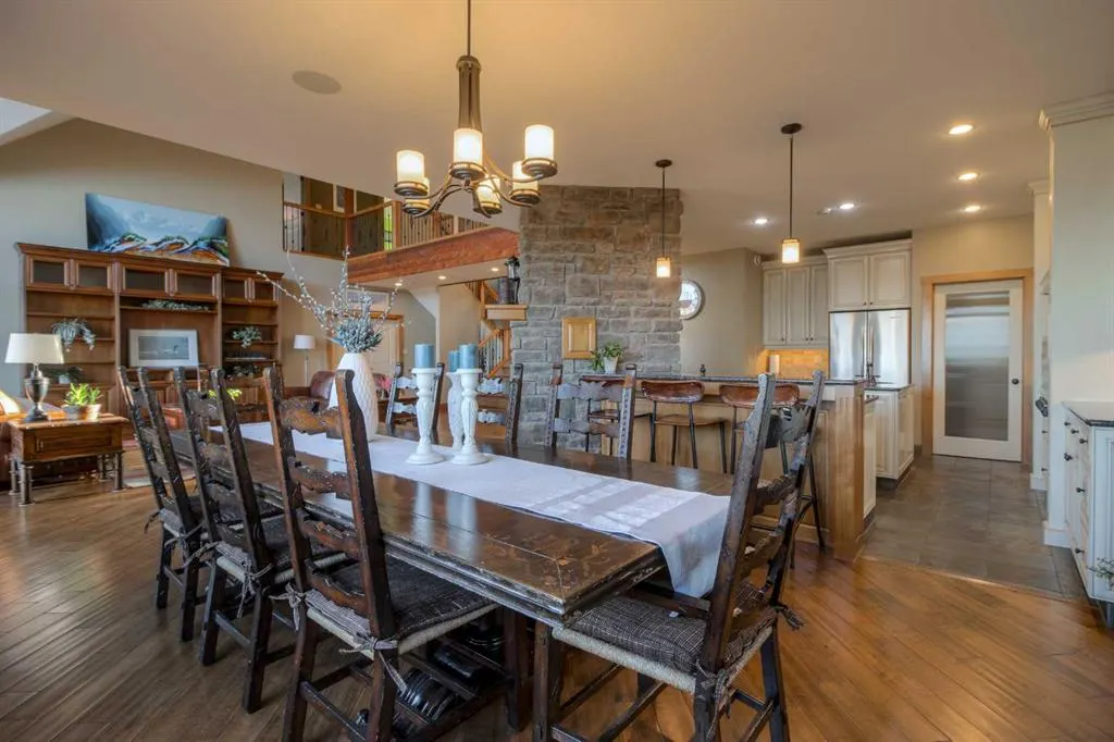 210 Sandstone Place S