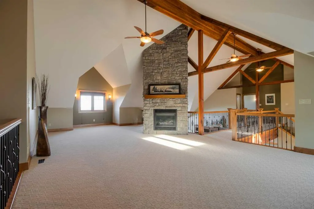 210 Sandstone Place S