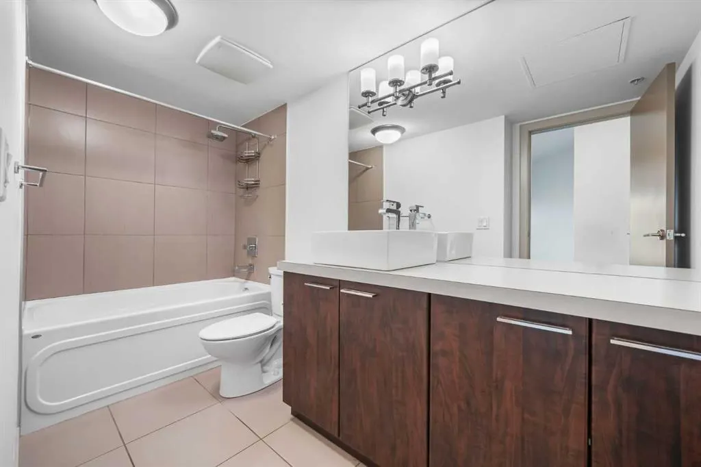 220 12 Avenue SE, #1102