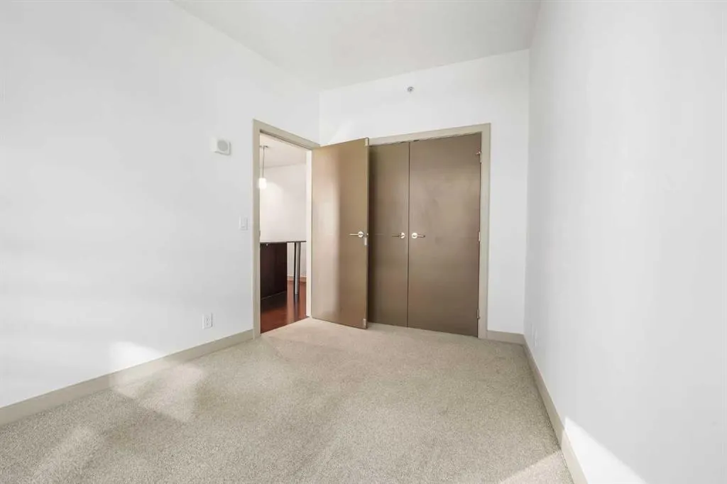 220 12 Avenue SE, #1102