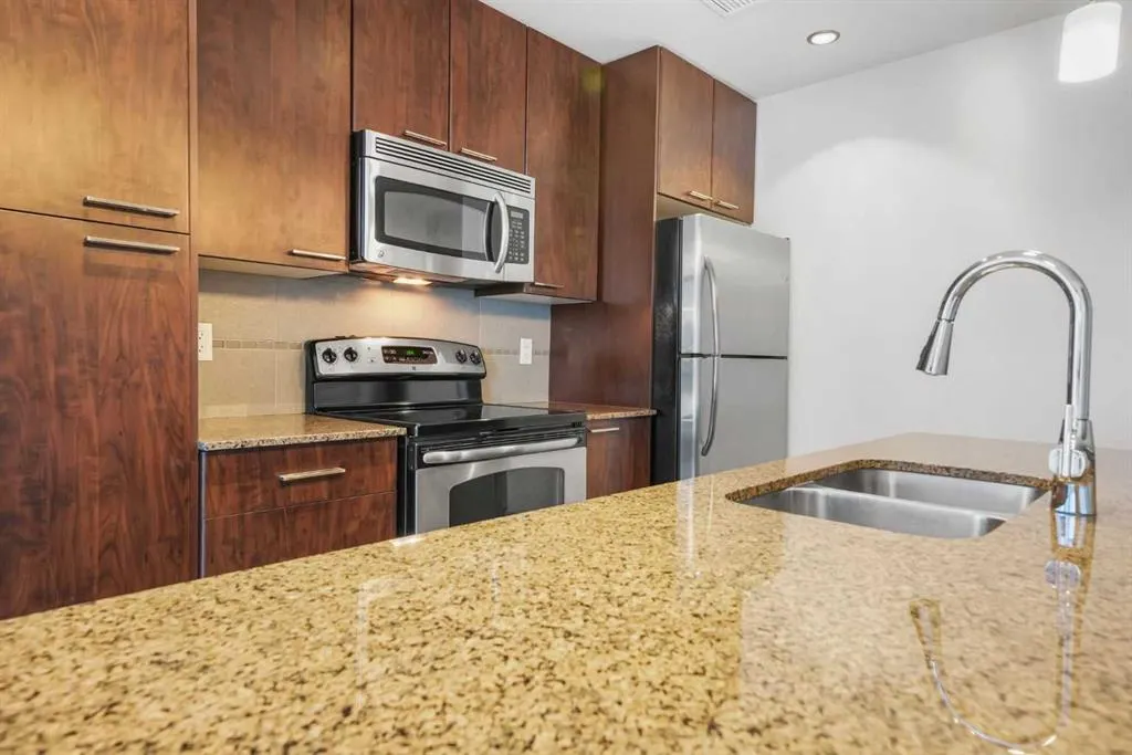 220 12 Avenue SE, #1102