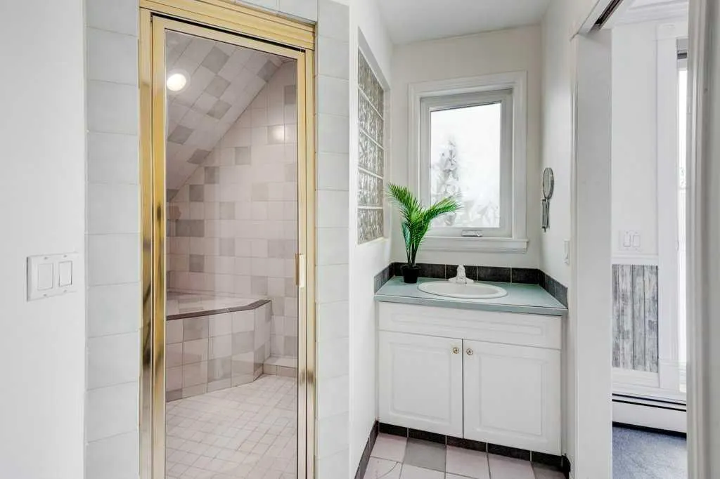 705 56 Avenue SW, #301