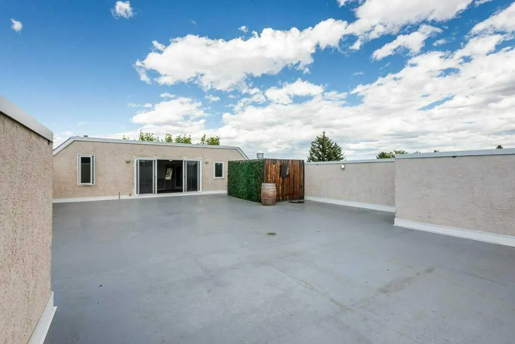 705 56 Avenue SW, #301