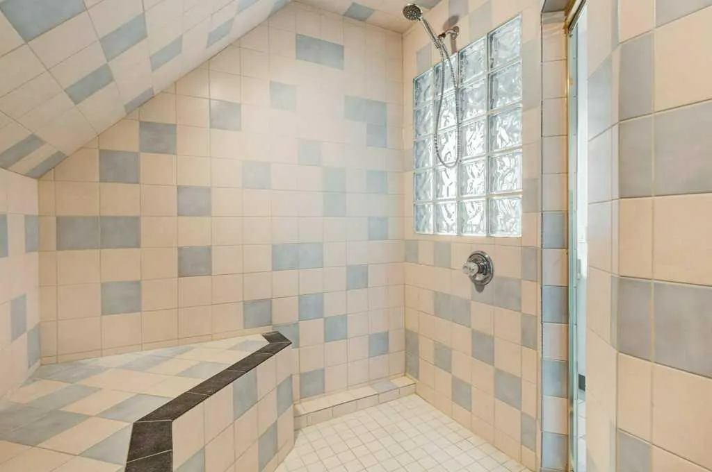 705 56 Avenue SW, #301