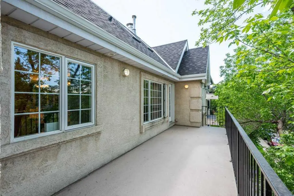 705 56 Avenue SW, #301