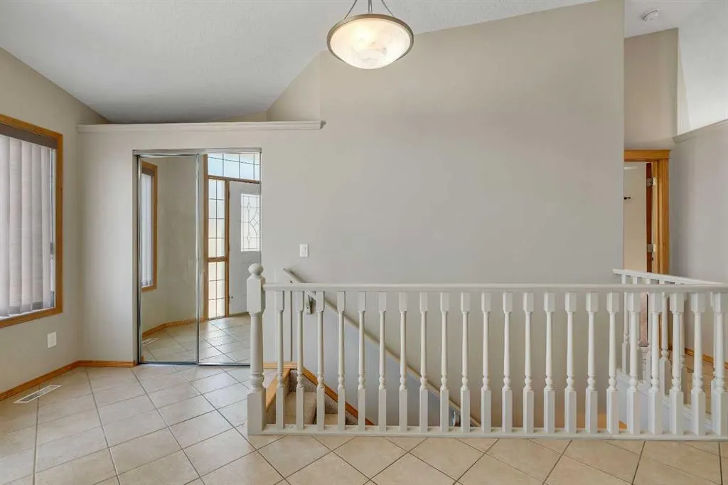 106 Thornbird Way SE