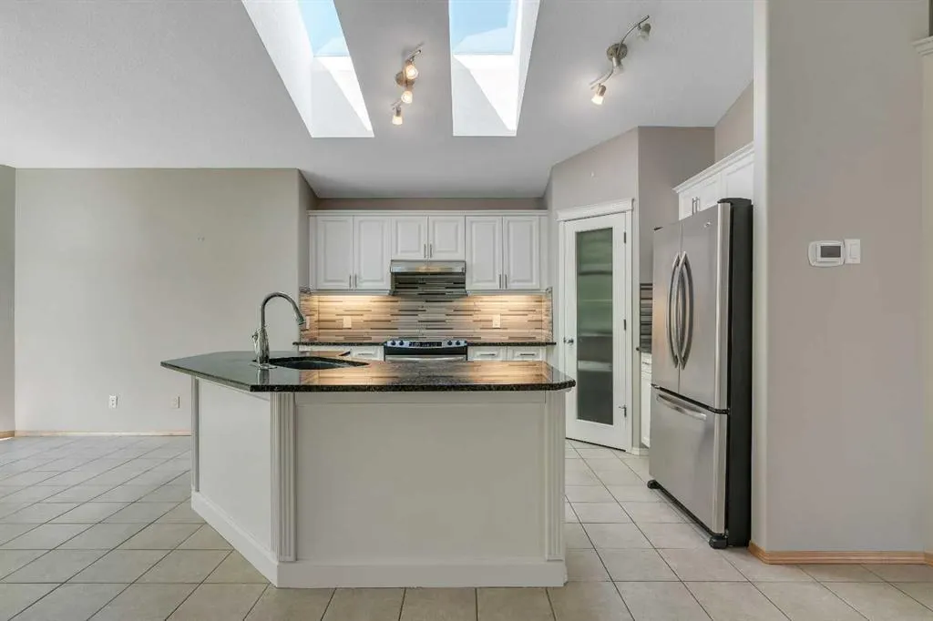 106 Thornbird Way SE