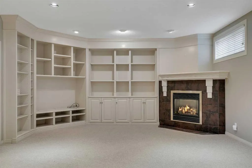 106 Thornbird Way SE