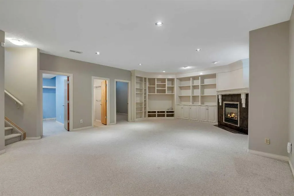 106 Thornbird Way SE