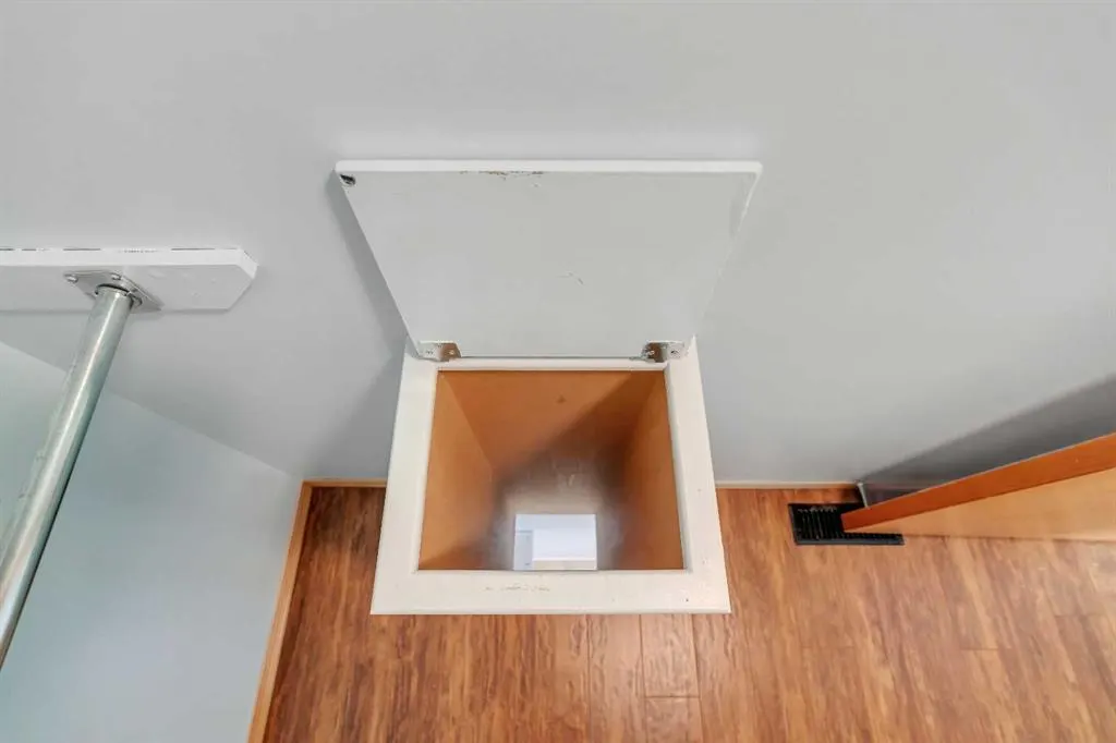 106 Thornbird Way SE