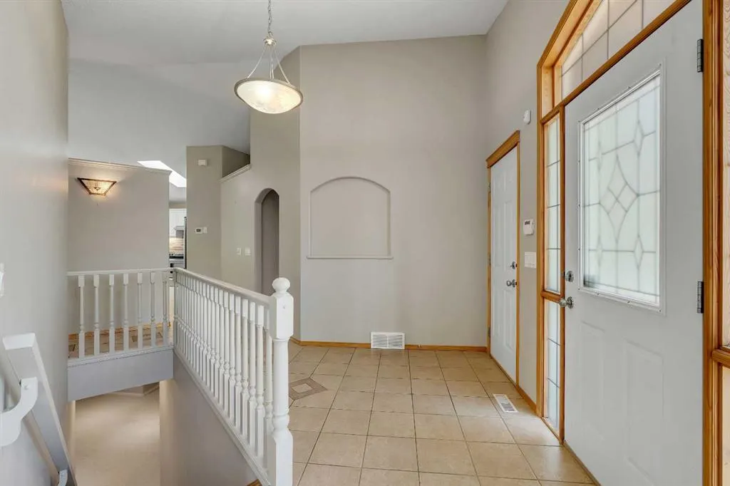 106 Thornbird Way SE