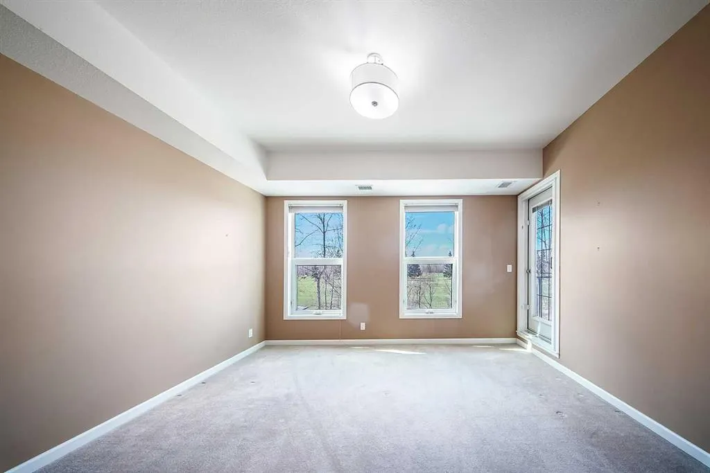 5040 53 Street, #207