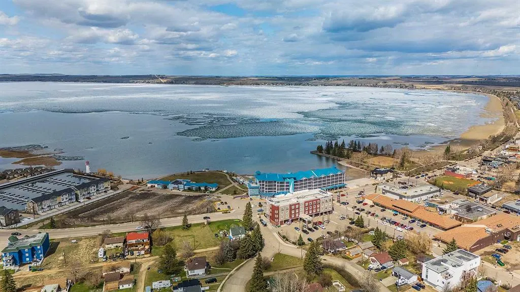 5040 53 Street, #207