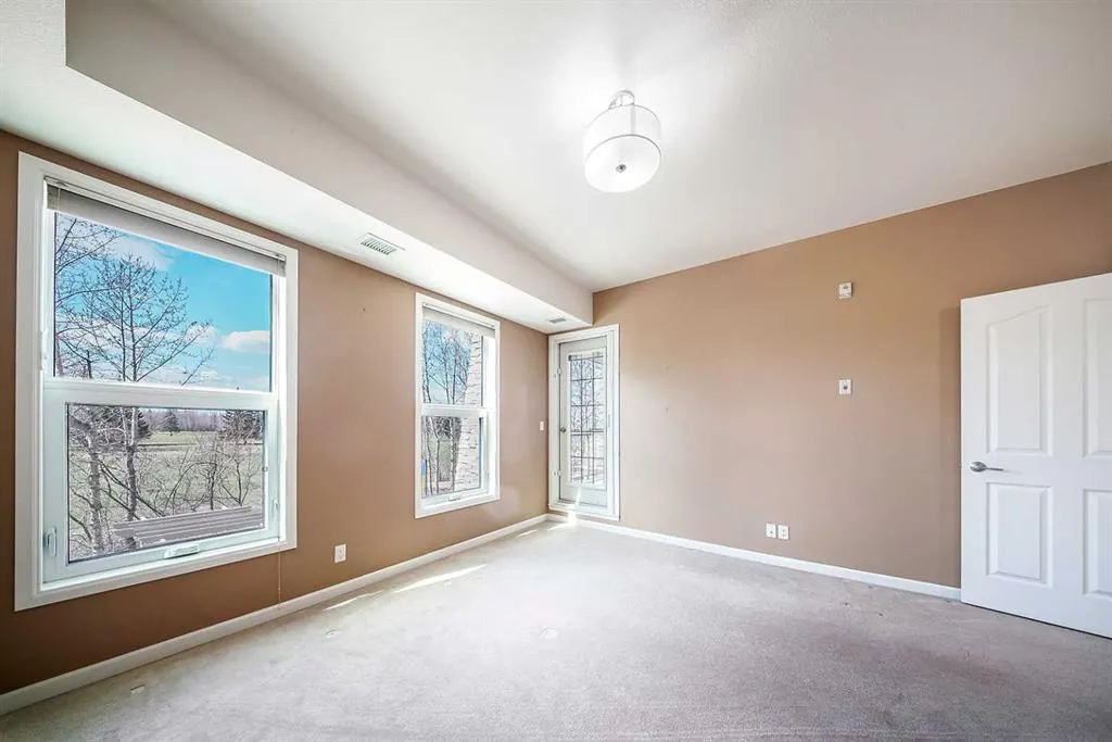 5040 53 Street, #207