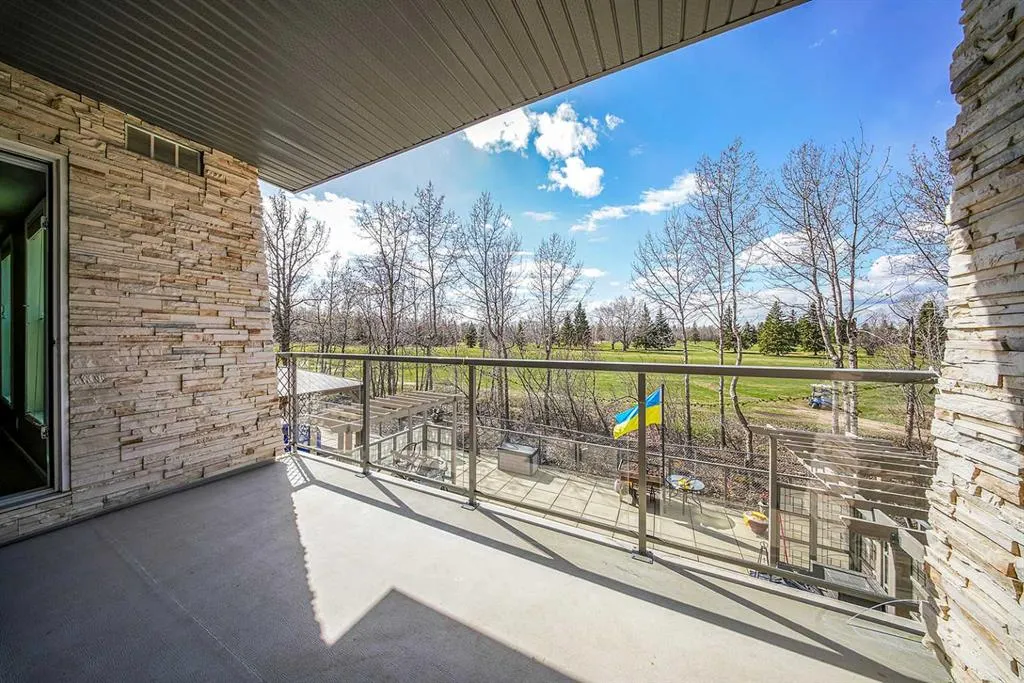 5040 53 Street, #207