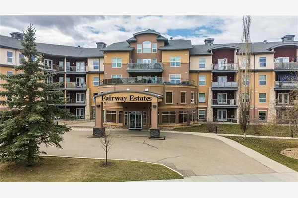 5040 53 Street, #207