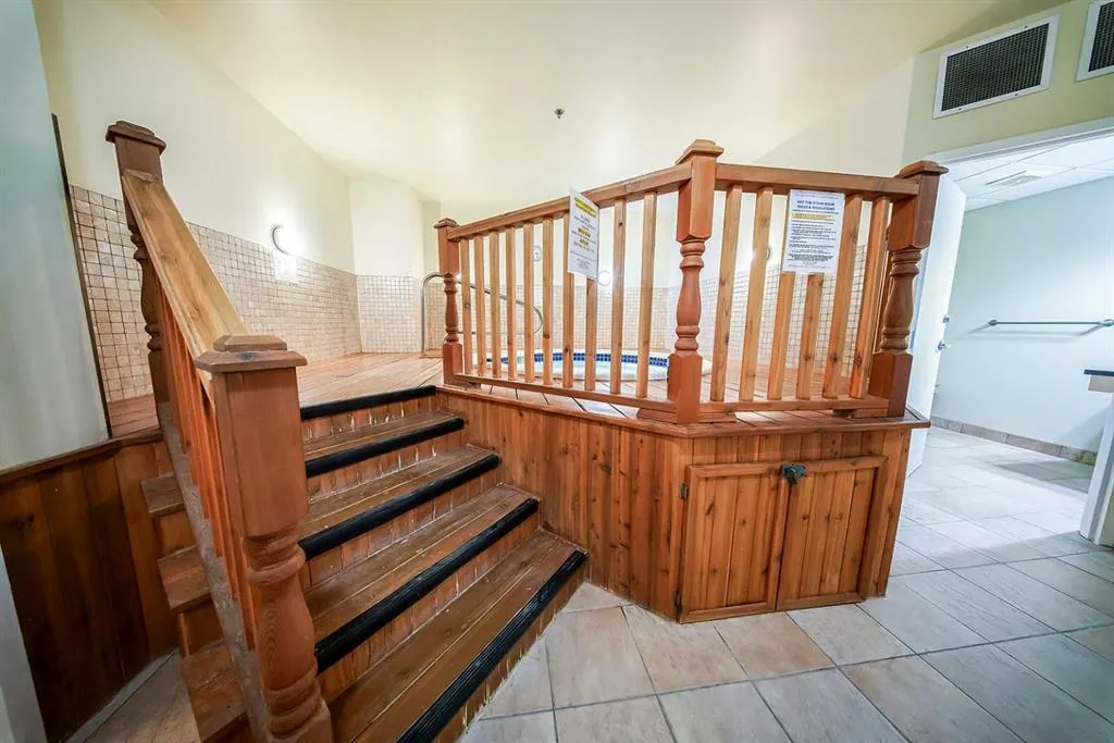 5040 53 Street, #207