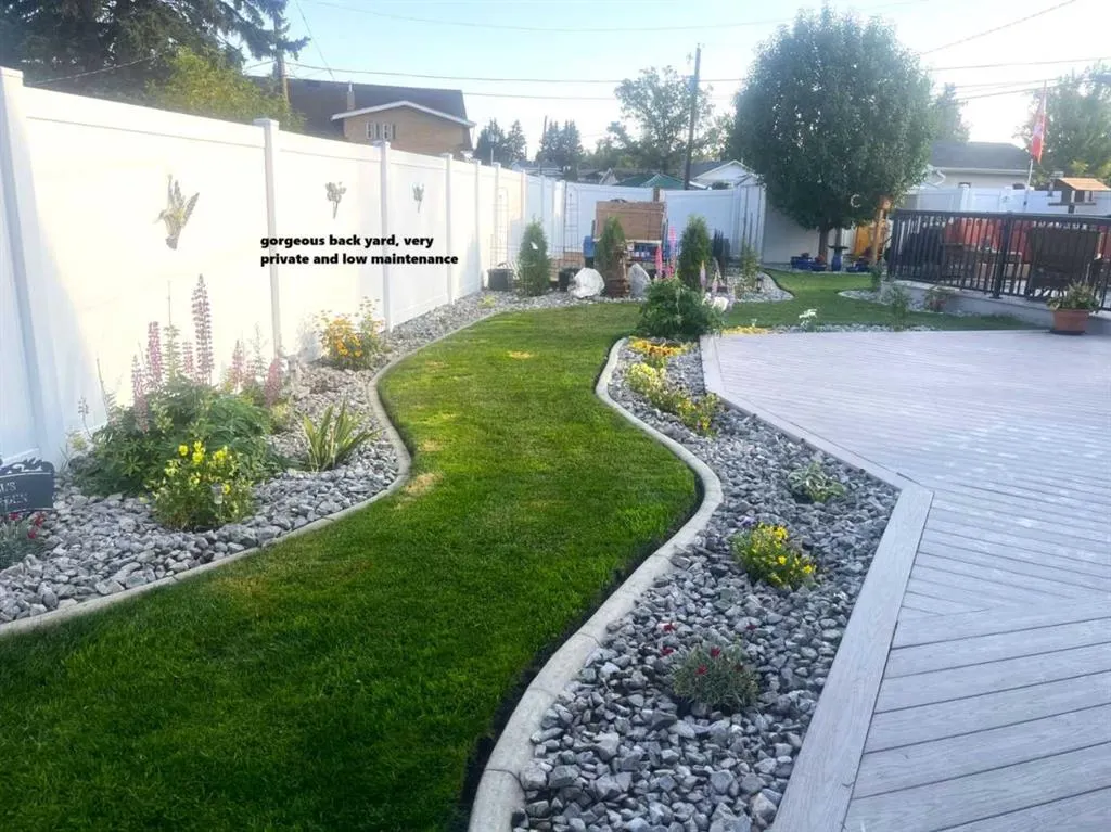 3828 Eastwood Crescent