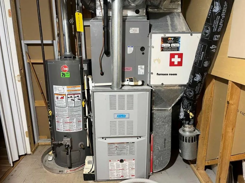 3828 Eastwood Crescent