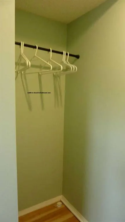 3828 Eastwood Crescent