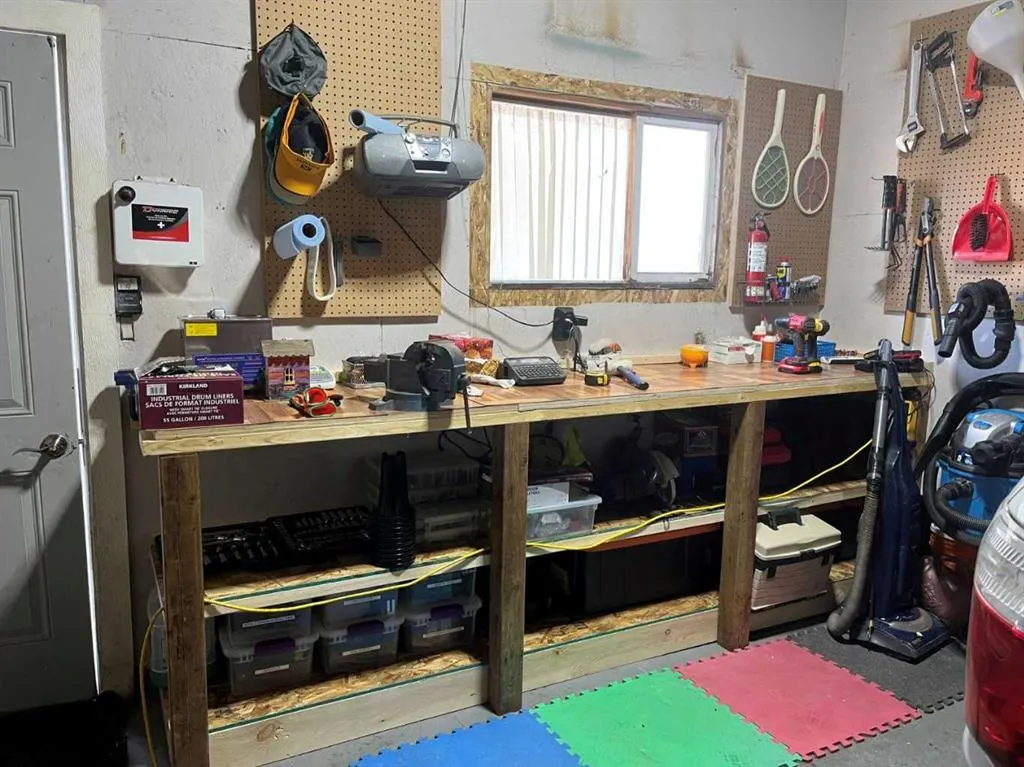 3828 Eastwood Crescent