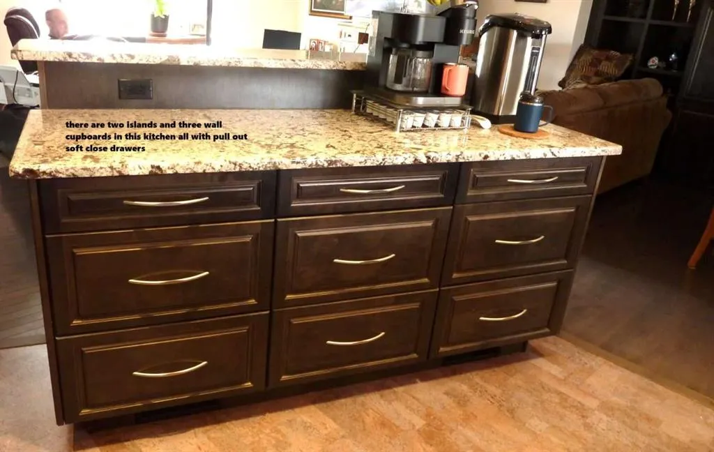 3828 Eastwood Crescent