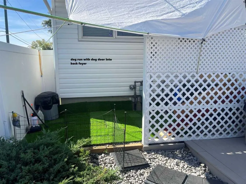 3828 Eastwood Crescent