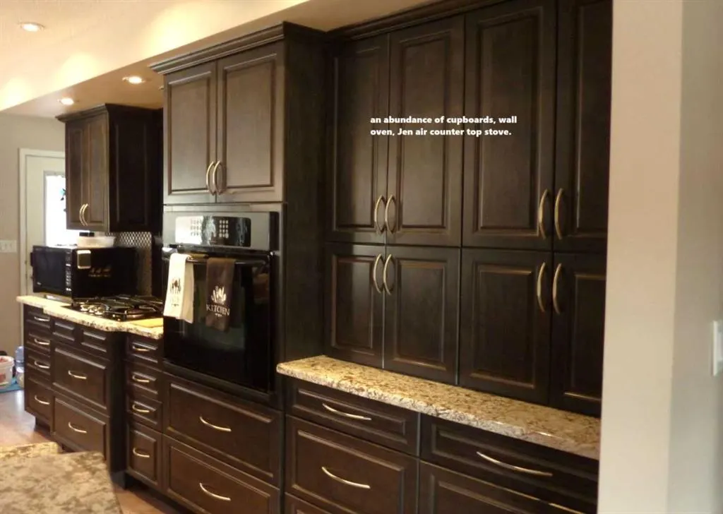 3828 Eastwood Crescent