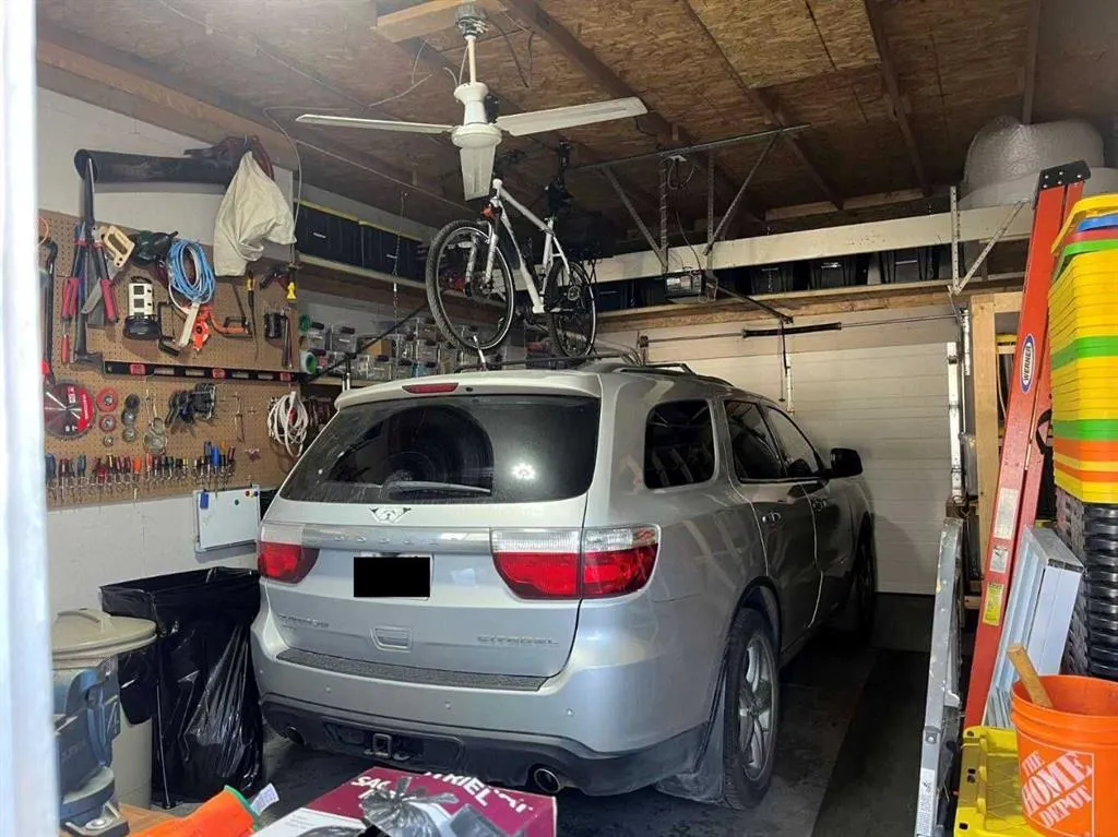 3828 Eastwood Crescent