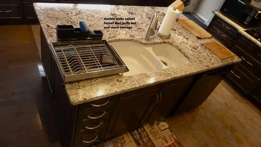 3828 Eastwood Crescent