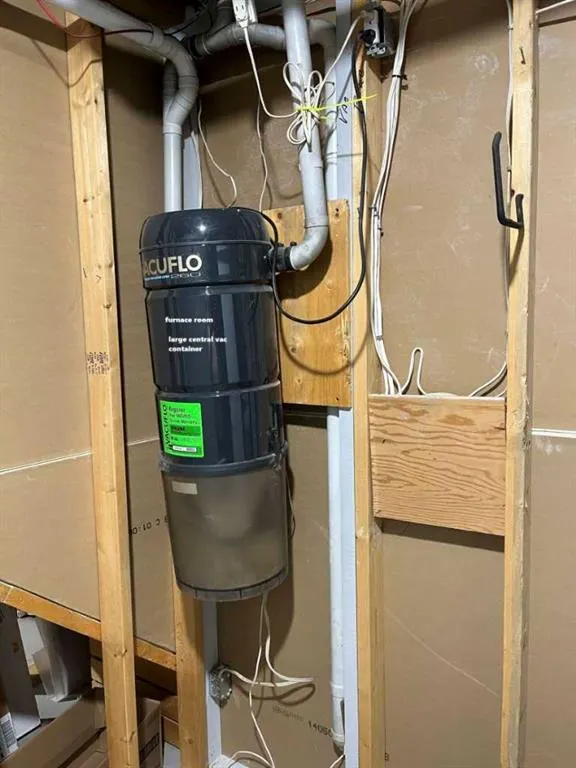 3828 Eastwood Crescent