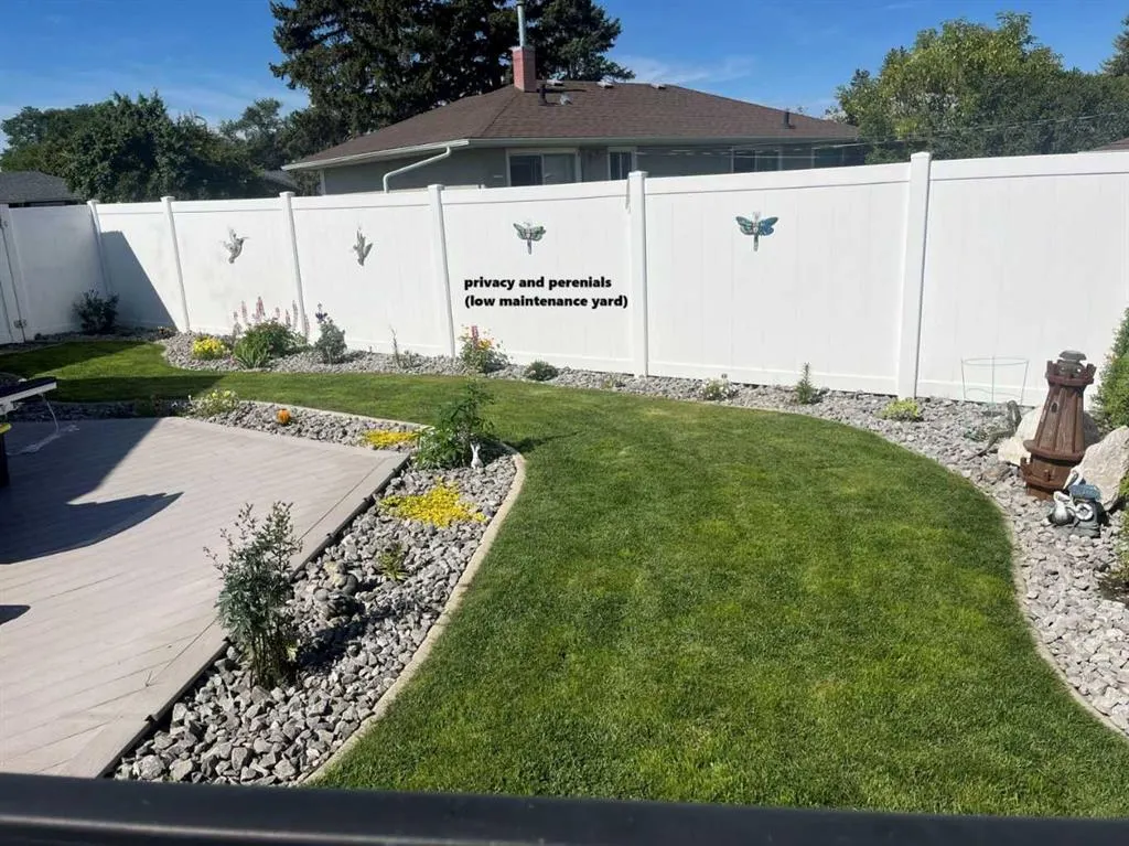 3828 Eastwood Crescent