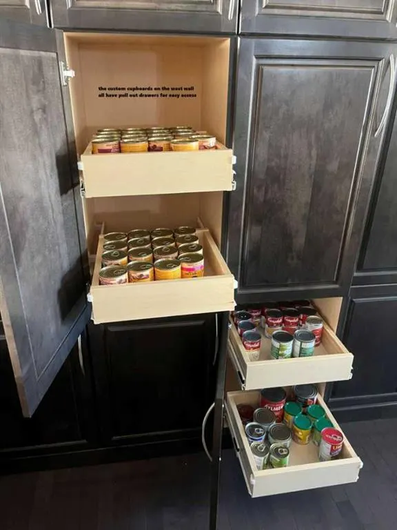 3828 Eastwood Crescent