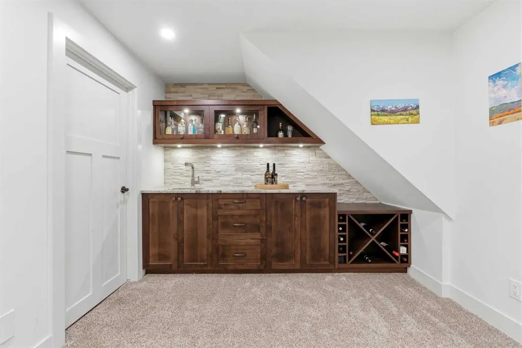 631 Willoughby Crescent SE