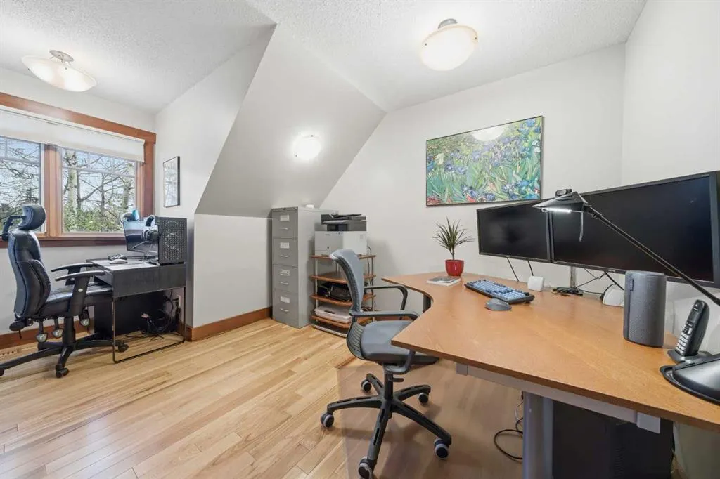 631 Willoughby Crescent SE