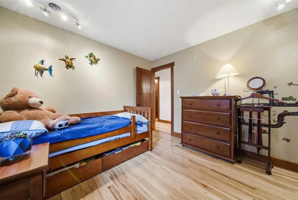 631 Willoughby Crescent SE