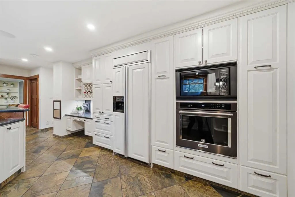 631 Willoughby Crescent SE