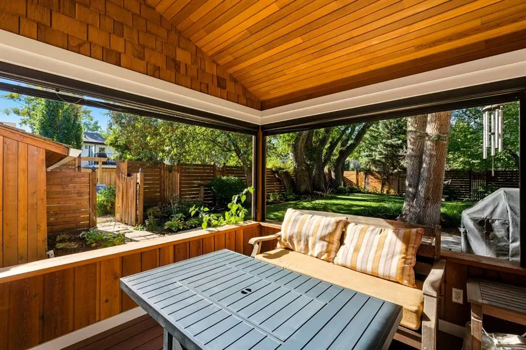 631 Willoughby Crescent SE