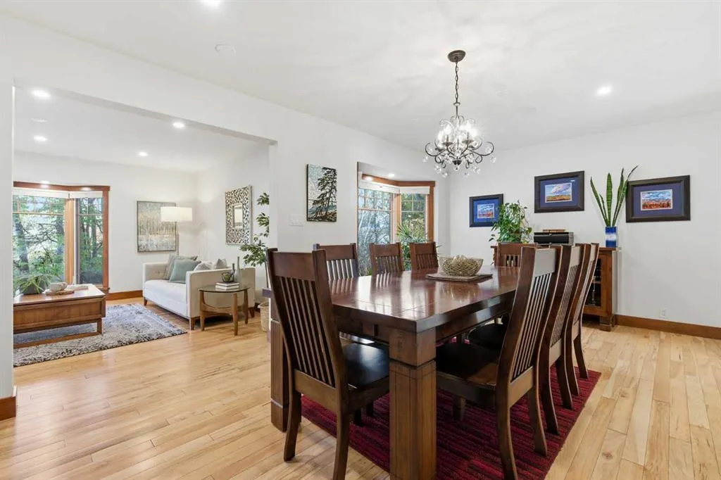 631 Willoughby Crescent SE