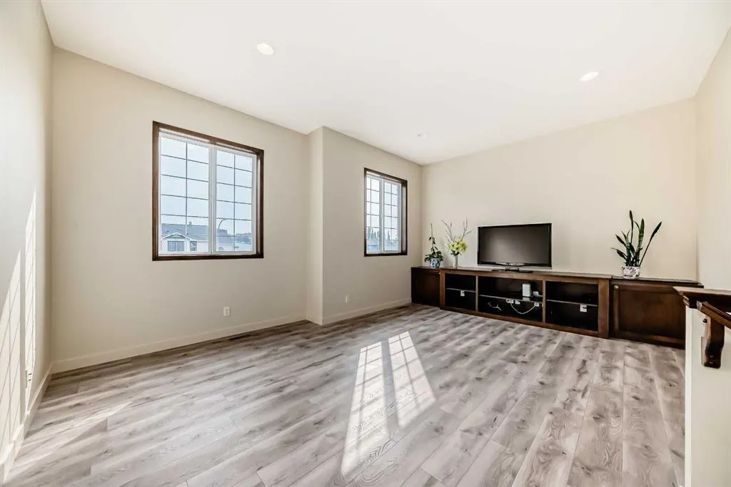 367 Hidden Creek Boulevard NW