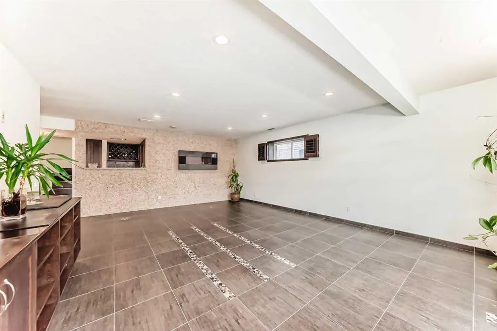 367 Hidden Creek Boulevard NW